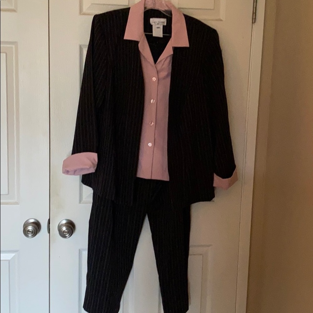 Pant suit